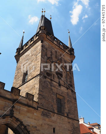 プラハ カレル橋 レッサータウン ブリッジタワー 97445705