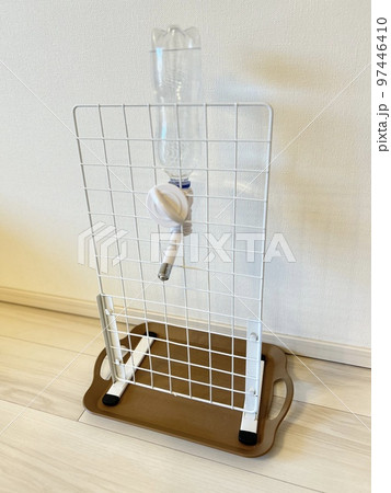 犬の水飲みスタンドを100均の材料でDIY 97446410