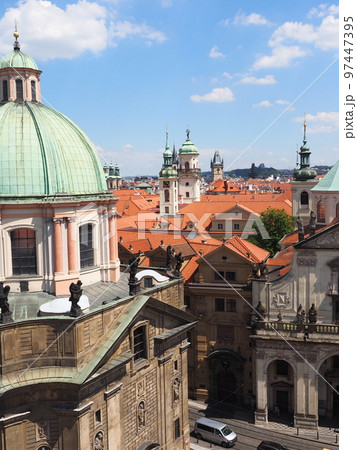 プラハ カレル橋 橋塔からの展望 97447395