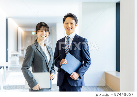 男女のビジネスイメージ 撮影協力「LINK FOREST」 男女のビジネスイメージ 撮影協力「LINK FOREST」 97448657