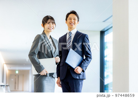 男女のビジネスイメージ 撮影協力「LINK FOREST」 男女のビジネスイメージ 撮影協力「LINK FOREST」 97448659