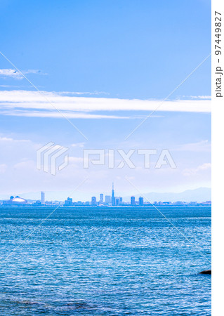 最高に美しい夏空を背景に観光名所:志賀島から観る風景 最高に美しい夏空を背景に観光名所:志賀島から観る風景 97449827