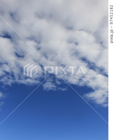 空の風景/爽やかな青空と白い雲 97452182