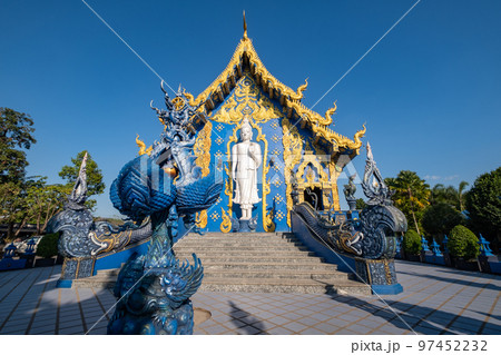 Wat Rong Sua Ten (Blue Temple)　タイ王国チェンライ 97452232