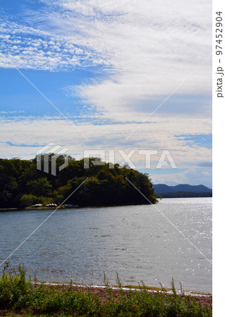 大沼国定公園～北海道駒ヶ岳を望む 97452904