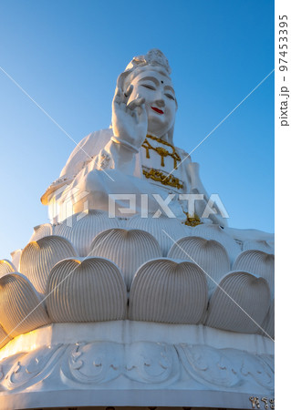 Wat Huai Pla Kang タイ王国チェンライの巨大観音菩薩のお寺 Wat Huai Pla Kang タイ王国チェンライの巨大観音菩薩のお寺 97453395