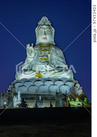 Wat Huai Pla Kang タイ王国チェンライの巨大観音菩薩のお寺 Wat Huai Pla Kang タイ王国チェンライの巨大観音菩薩のお寺 97453403