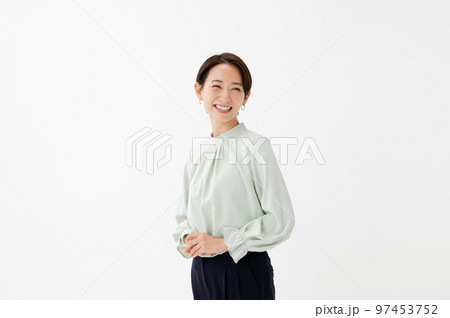 女性　白バック 97453752