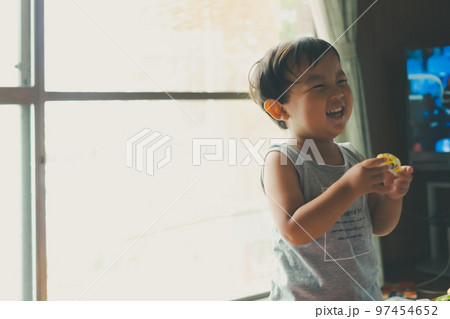 3 years old 97454652