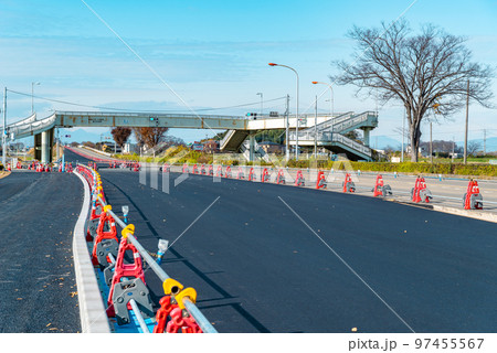 幹線道路の車線を増やす工事 国道17号上武道路下り方向 2022.12 b-3 ライトトーン 幹線道路の車線を増やす工事 国道17号上武道路下り方向 2022.12 b-3 ライトトーン 97455567
