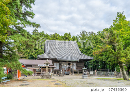 陸奥國分寺薬師堂　祈願寺としては東北で最も由緒正しき仙台市民の守本尊　本瓦葺の仙台最古の建造物 97456360