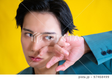 若い男性 韓国 ビューティ ヘアケア スキンケア 若い男性 韓国 ビューティ ヘアケア スキンケア 97468499