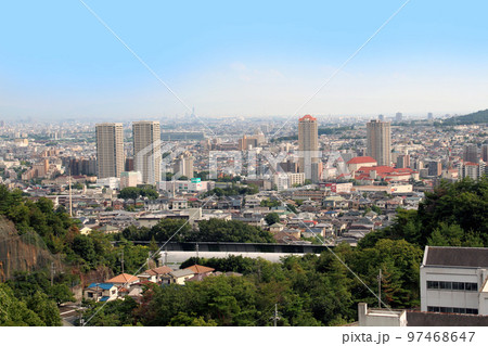 山間部から見た宝塚市街から西宮方面 97468647