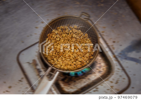 コーヒーの焙煎 Authentic coffee to enjoy outdoors コーヒーの焙煎 Authentic coffee to enjoy outdoors 97469079