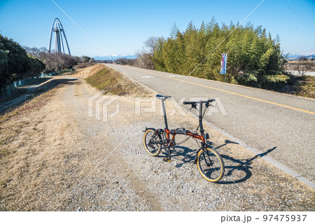 折りたたみ自転車　(愛知県一宮市木曽川河川敷)138タワーパーク 97475937