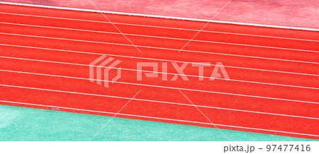 陸上トラック　競技場　【 スポーツ の 秋 の イメージ 】 97477416
