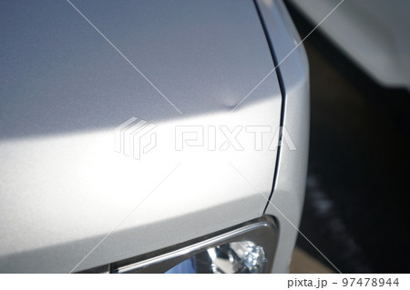 自動車のキズ（ボンネット） 97478944