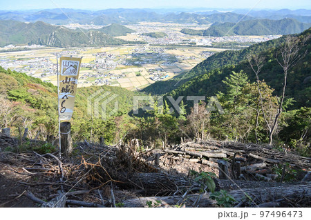 播磨 城山城 登山道と曲輪 播磨 城山城 登山道と曲輪 97496473