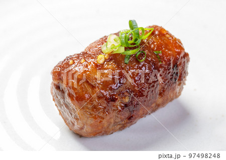 肉巻きオニギリ 肉巻きオニギリ 97498248