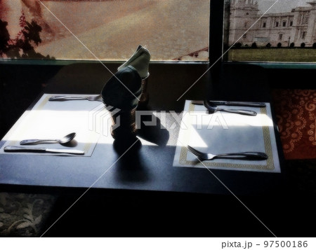 empty table 97500186