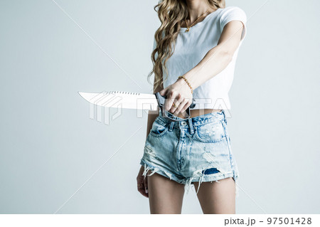 サバイバルナイフを持ったギャル Weapon サバイバルナイフを持ったギャル Weapon 97501428