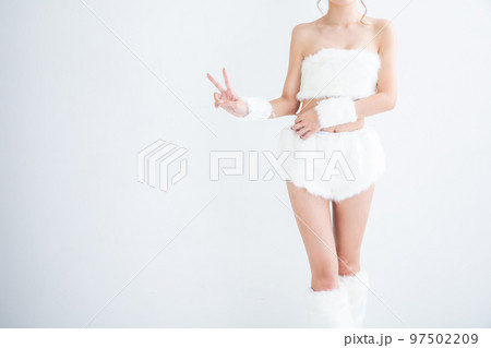 ピースサインをするバニーガール Bunny girl ピースサインをするバニーガール Bunny girl 97502209