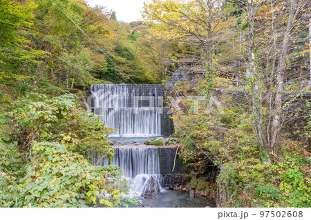 土湯温泉 東鴉川第1堰堤 三段の滝 土湯温泉 東鴉川第1堰堤 三段の滝 97502608
