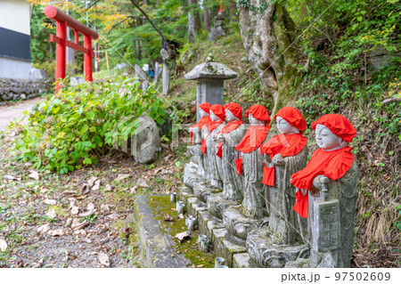 土湯温泉 六地蔵 冥界にさ迷う人々を導く地蔵菩薩 六道に相当する街道の分岐点 明治維新 廃仏棄釈の難 土湯温泉 六地蔵 冥界にさ迷う人々を導く地蔵菩薩 六道に相当する街道の分岐点 明治維新 廃仏棄釈の難 97502609