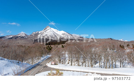 スノーシュートレッキングのイメージ　大山鏡ヶ成   97503772