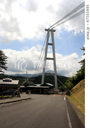 大分県の人気観光名所 九重夢大吊橋 日本一高い「天空の散歩道」 大分県の人気観光名所 九重夢大吊橋 日本一高い「天空の散歩道」 97503895