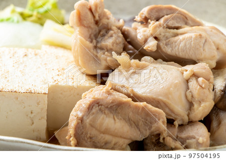 鶏肉のすき煮のアップ。 97504195