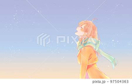 冬の幸せそうな女性　夕暮れ 97504363
