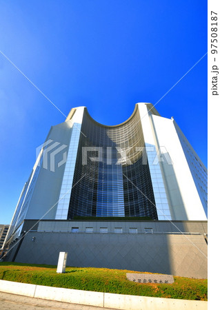晴天の大阪府警察本部本庁舎 晴天の大阪府警察本部本庁舎 97508187