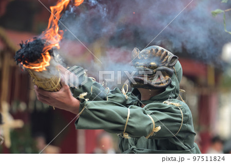 鬼が踊る 長田神社古式追儺式 鬼が踊る 長田神社古式追儺式 97511824