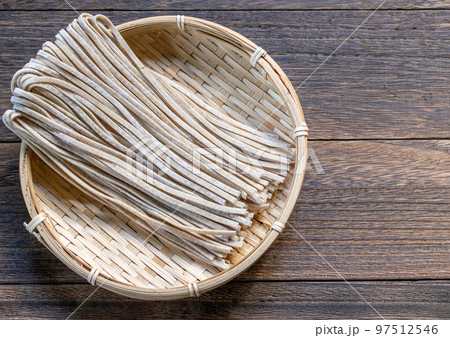 越前蕎麦の半生麺 97512546