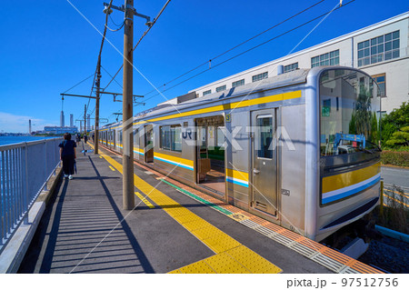 神奈川県横浜市鶴見区の海に面した海芝浦駅 神奈川県横浜市鶴見区の海に面した海芝浦駅 97512756