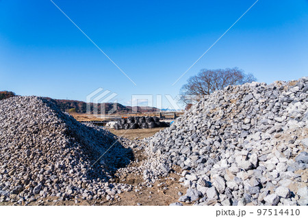 河川工事　川床工事　木組みの床止め工事 97514410