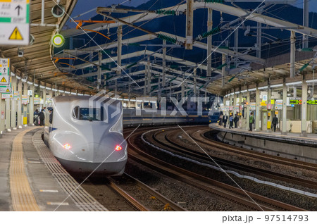山陽新幹線　徳山駅にて 97514793