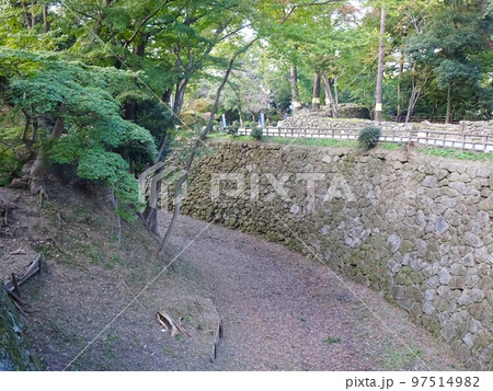 岡崎城のお堀(愛知県岡崎市) 2022年10月 岡崎城のお堀(愛知県岡崎市) 2022年10月 97514982