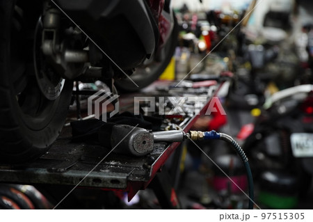 修理 治す 固定 97515305