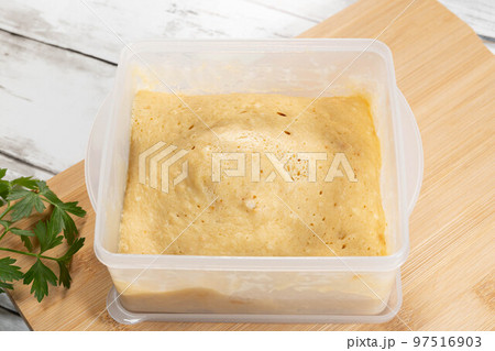 きな粉消費　レンジで作るきな粉ケーキ 97516903