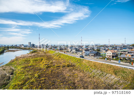 《愛知県》春日井市庄内川の風景 吉根橋より 《愛知県》春日井市庄内川の風景 吉根橋より 97518160