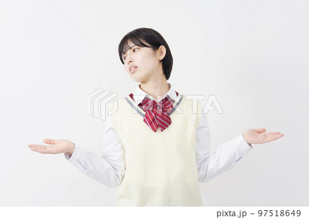 ギブアップする女子高生 白背景 ギブアップする女子高生 白背景 97518649