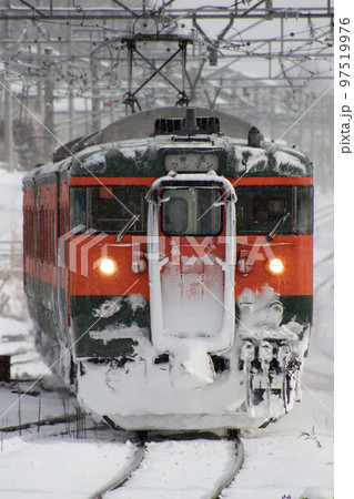冬の北しなの線115系電車(湘南色:長野⇔妙高高原) 冬の北しなの線115系電車(湘南色:長野⇔妙高高原) 97519976