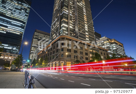 東京駅 東京駅周辺ビル 都市風景 夜景 高層ビル ビル オフィスビル ブルー 東京駅 東京駅周辺ビル 都市風景 夜景 高層ビル ビル オフィスビル ブルー 97520977