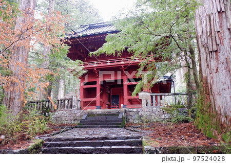 栃木県日光市 瀧尾神社楼門 栃木県日光市 瀧尾神社楼門 97524028