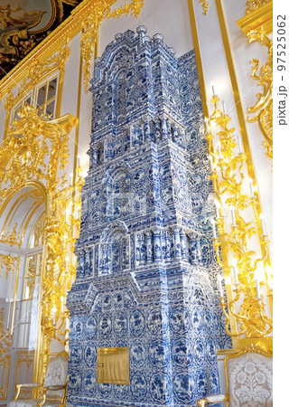 Baroque golden interior of Catherine Palace - St. Petersburg, Russia Baroque golden interior of Catherine Palace - St. Petersburg, Russia 97525062