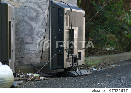 粗大ゴミ　液晶テレビ 97525657