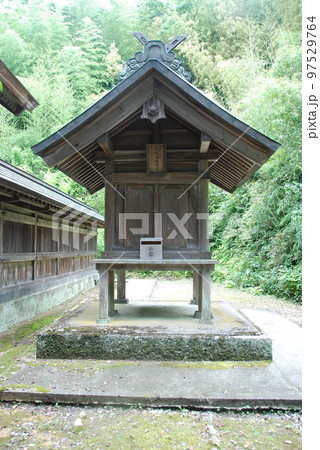 揖夜神社の境内(島根県松江市東出雲町揖屋) 揖夜神社の境内(島根県松江市東出雲町揖屋) 97529764
