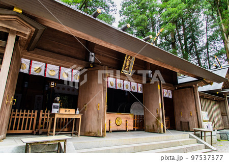 宮崎県 天岩戸神社　～西本宮・拝殿～ 97537377